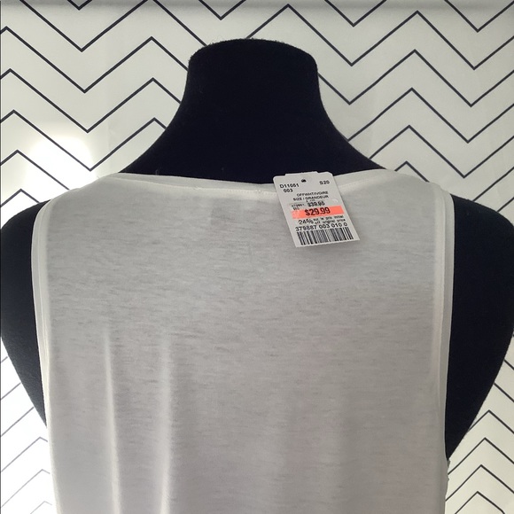 Le Chateau Tank Top - Picture 9 of 13